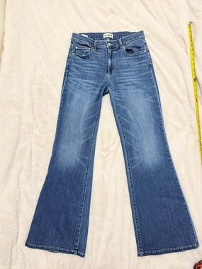 LE JEANS LOS ANGELES Baby bootcut size 29 jeans
